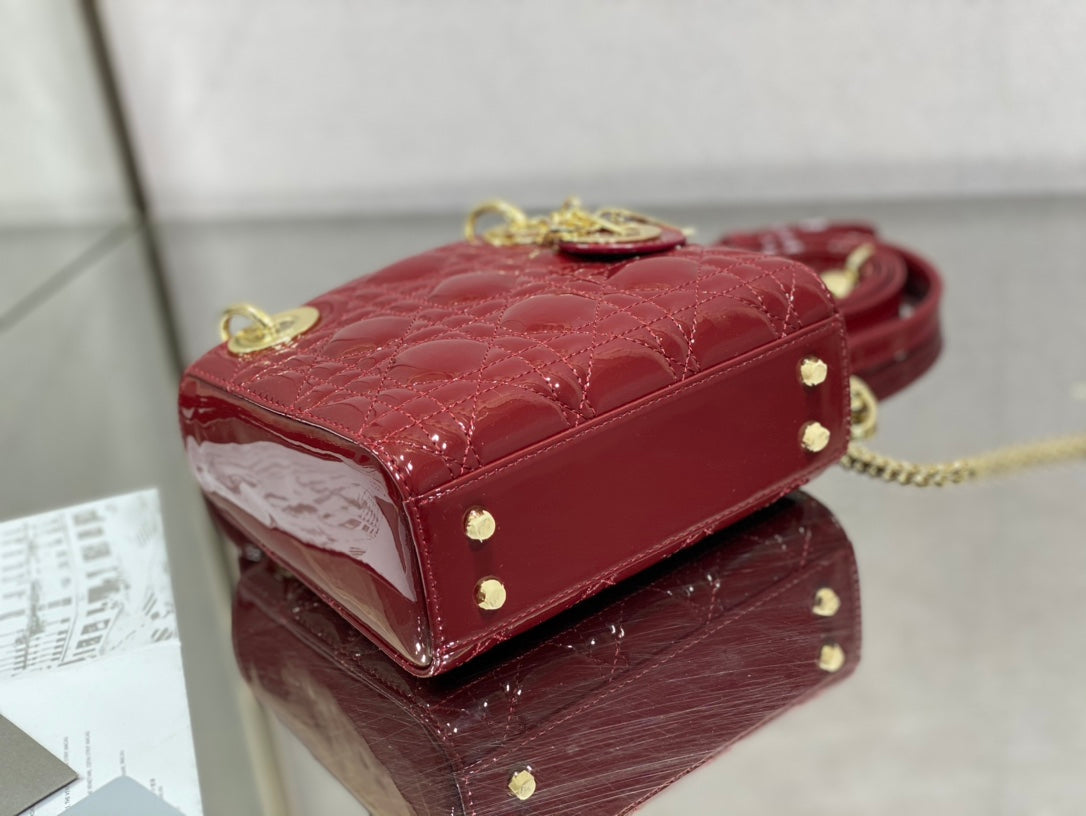Elite Carryalls