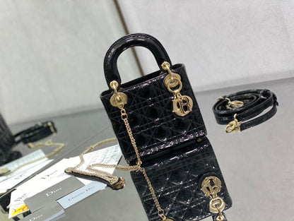 Elite Carryalls