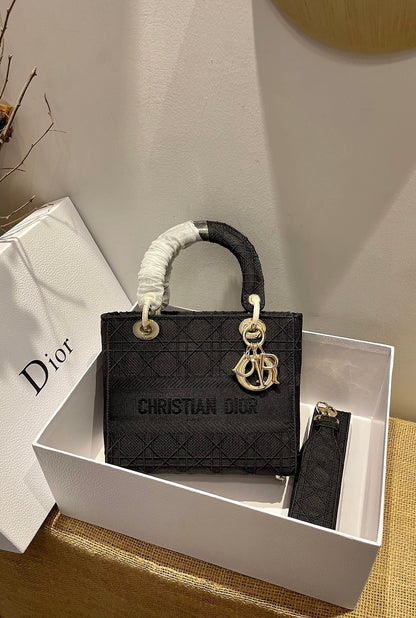 Elite Carryalls