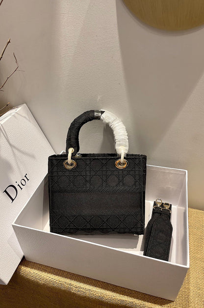 Elite Carryalls