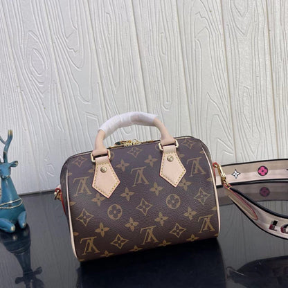 Elite Carryalls