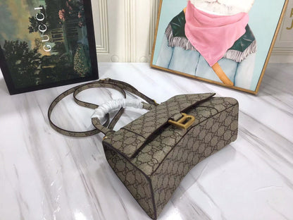 Elite Carryalls