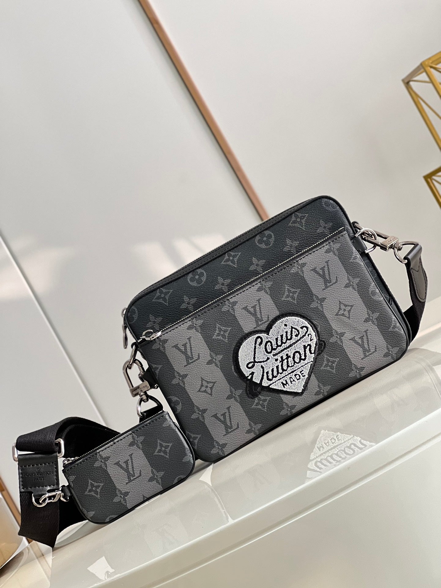 Elite Carryalls