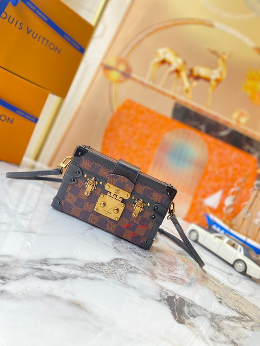 Elite Carryalls