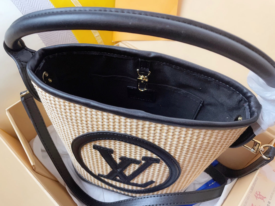 Elite Carryalls