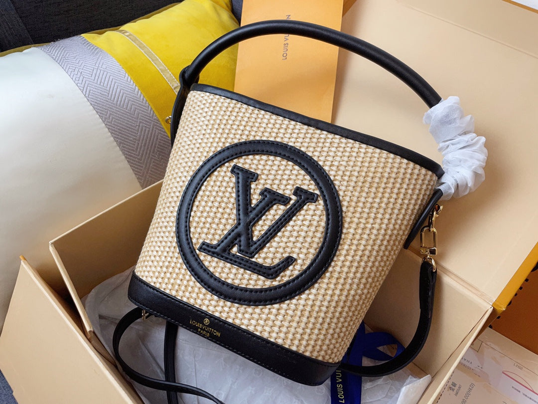 Elite Carryalls