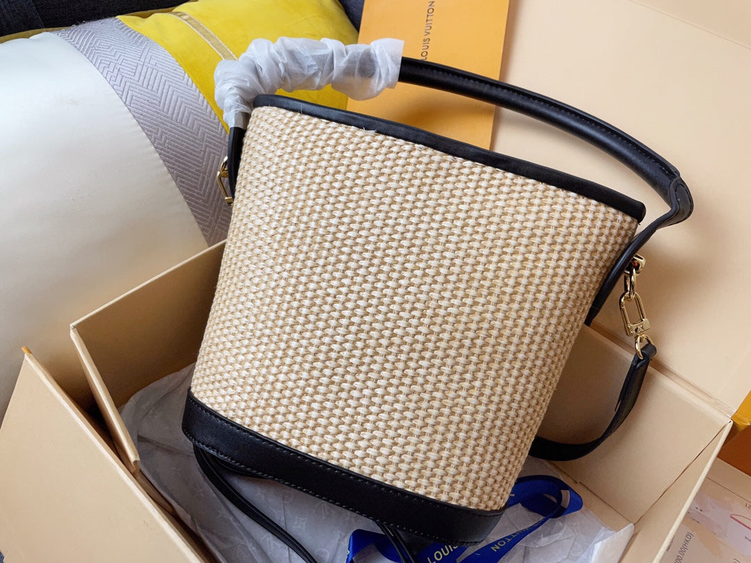 Elite Carryalls