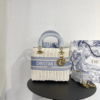 Elite Carryalls