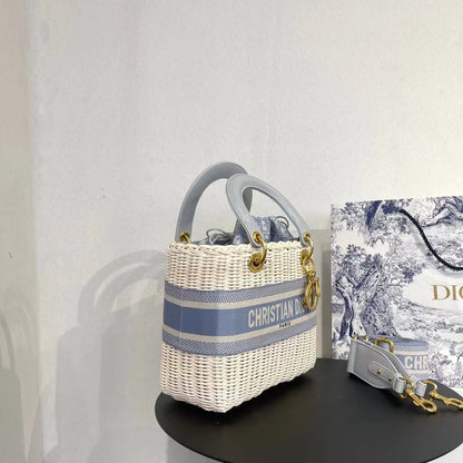 Elite Carryalls