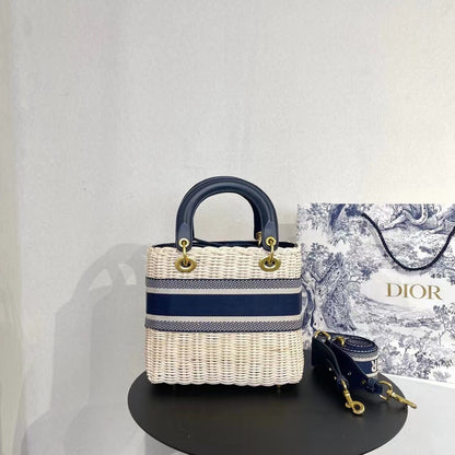Elite Carryalls