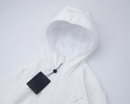 MINIMALIST STREET STYLE