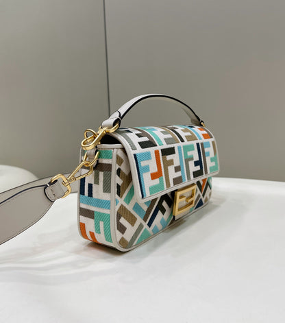 Elite Carryalls