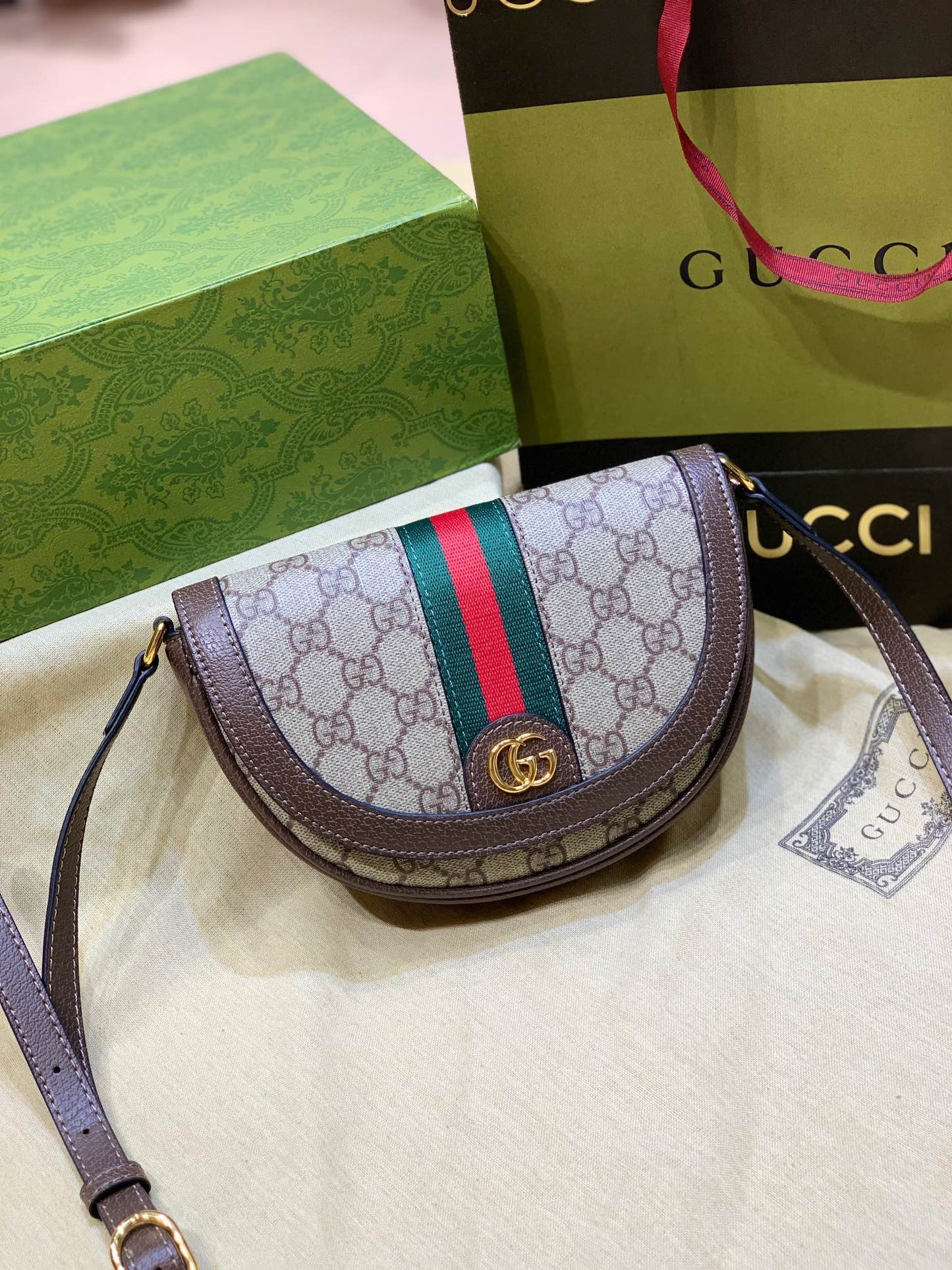 Elite Carryalls