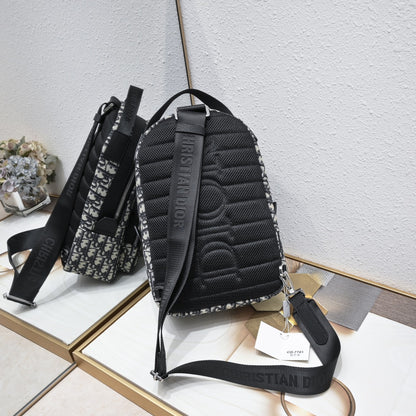 Elite Carryalls