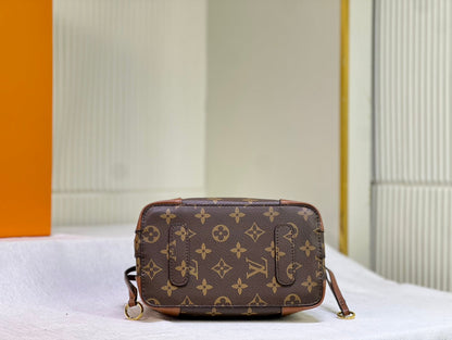 Elite Carryalls
