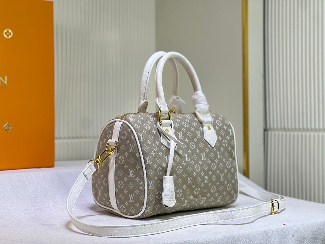 Elite Carryalls