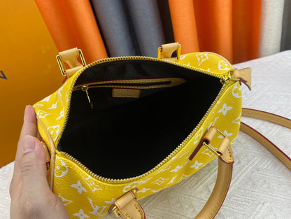 Elite Carryalls