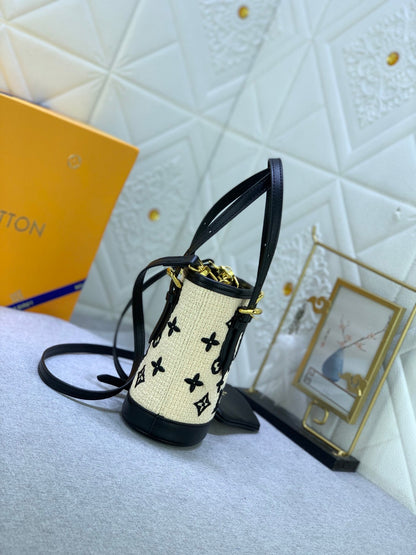 Elite Carryalls