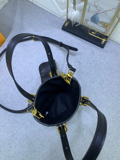 Elite Carryalls