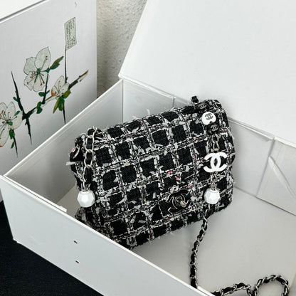 Elite Carryalls