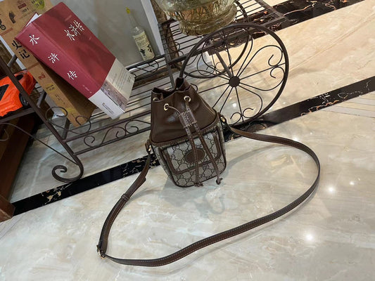 Elite Carryalls
