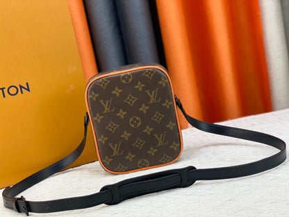 Elite Carryalls