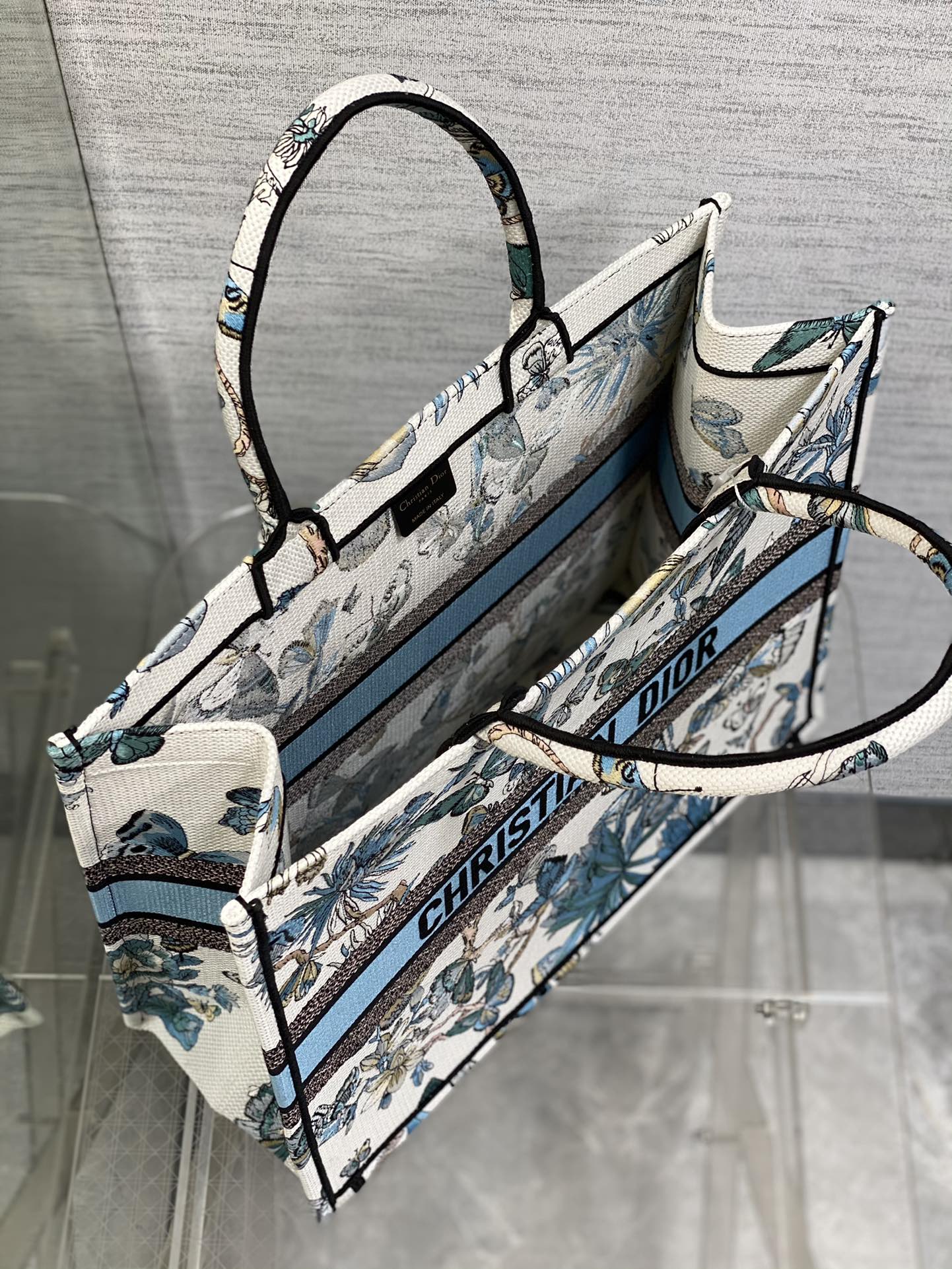 Elite Carryalls
