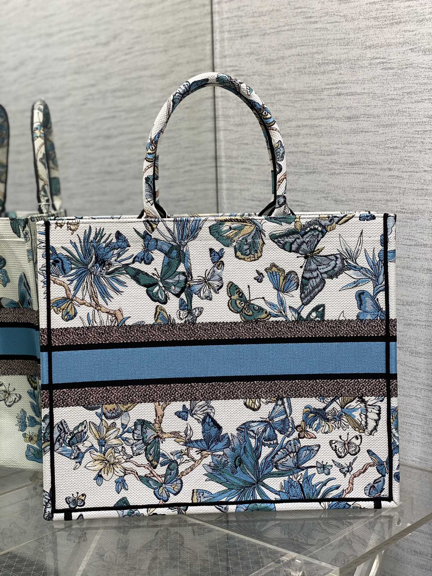 Elite Carryalls