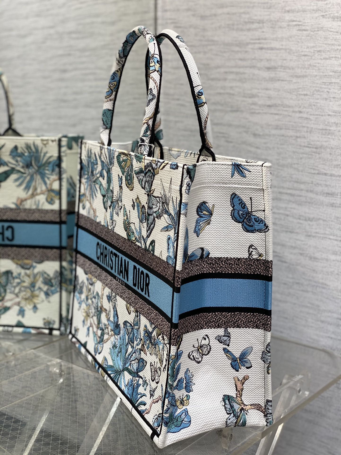 Elite Carryalls