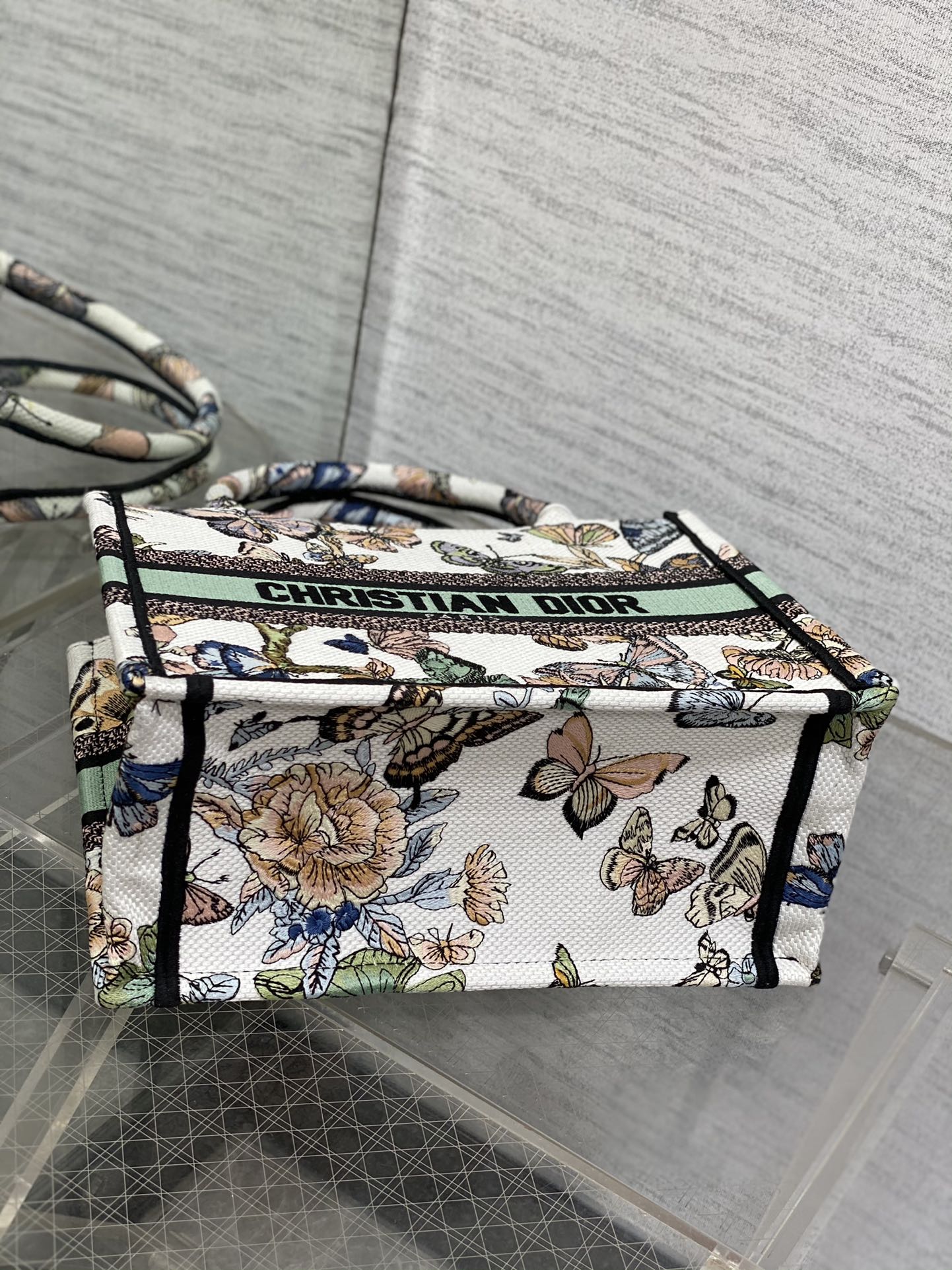 Elite Carryalls