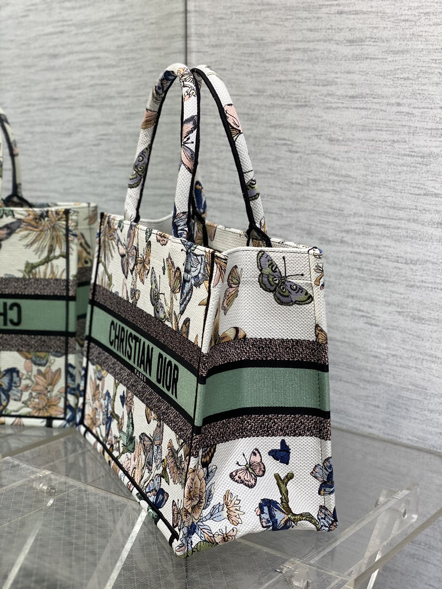 Elite Carryalls