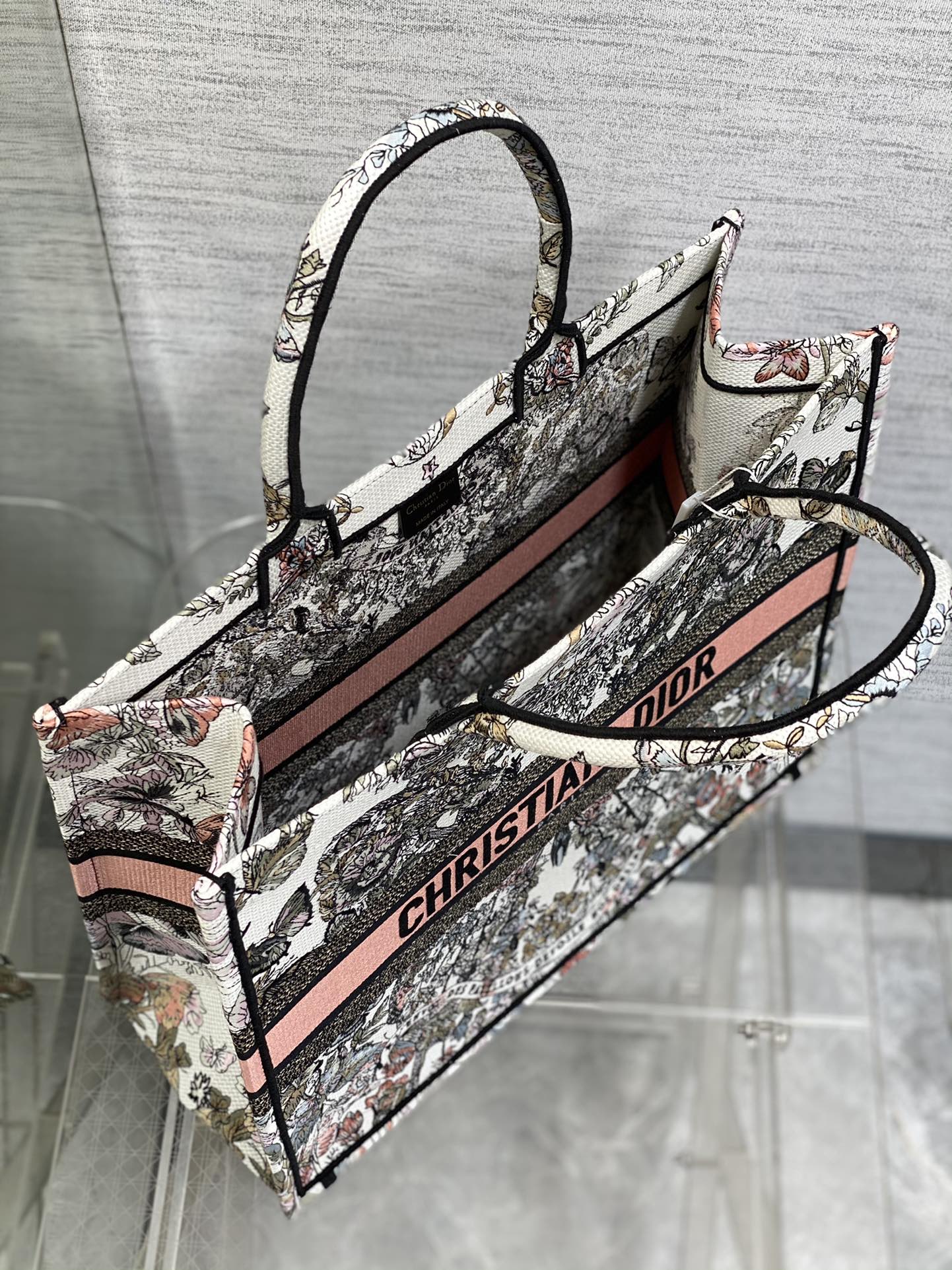 Elite Carryalls