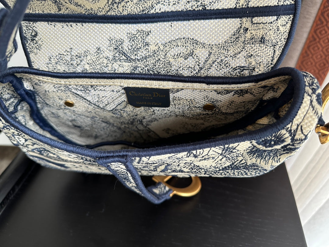 Elite Carryalls