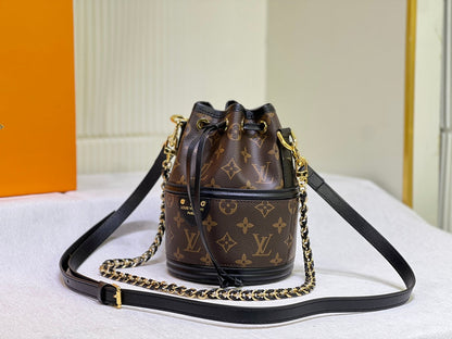 Elite Carryalls
