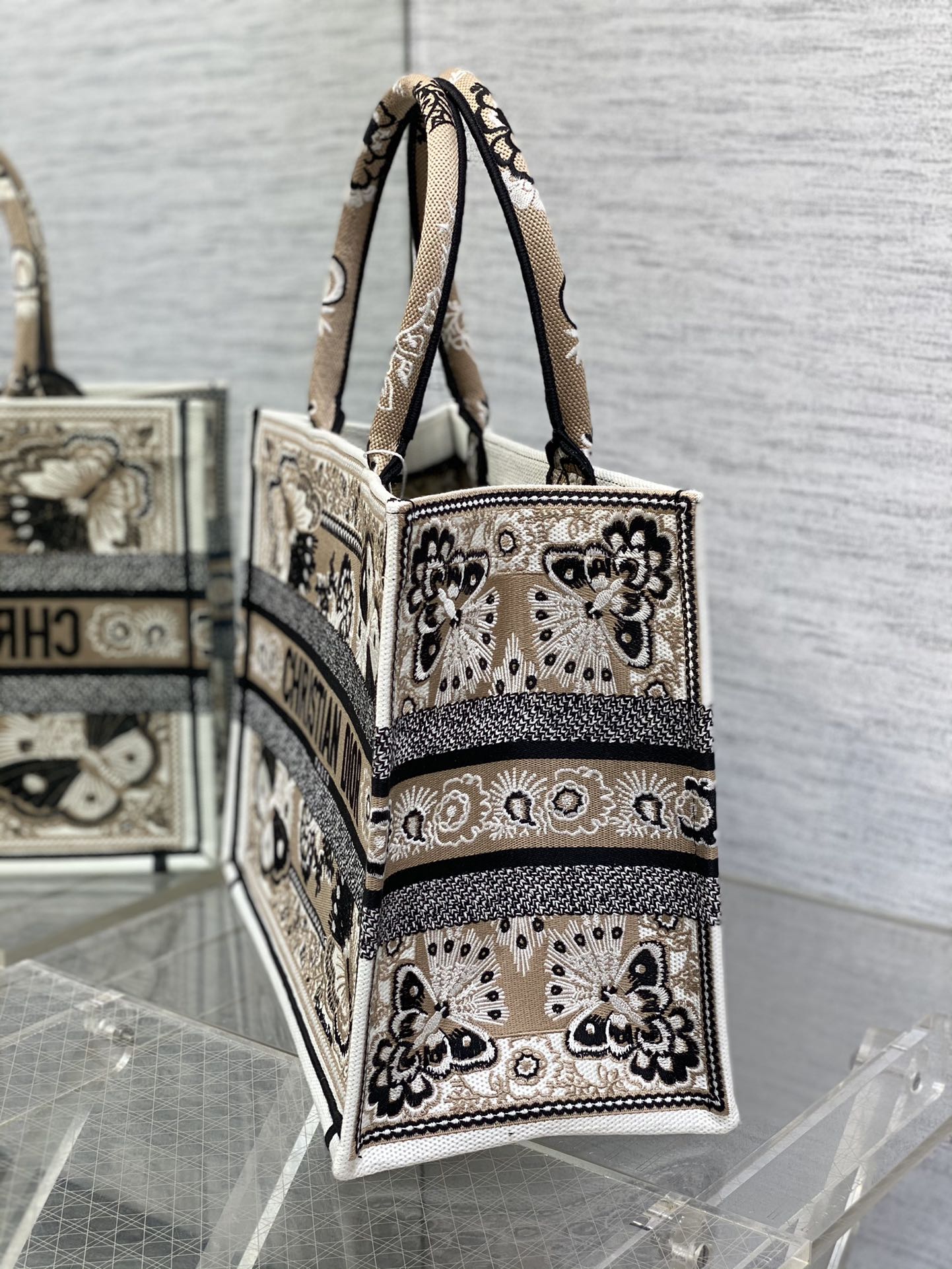 Elite Carryalls