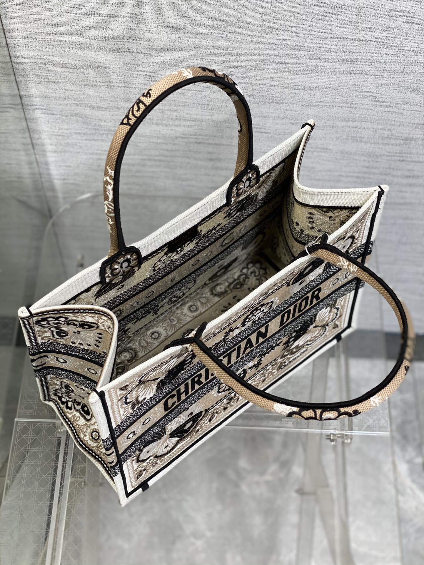 Elite Carryalls