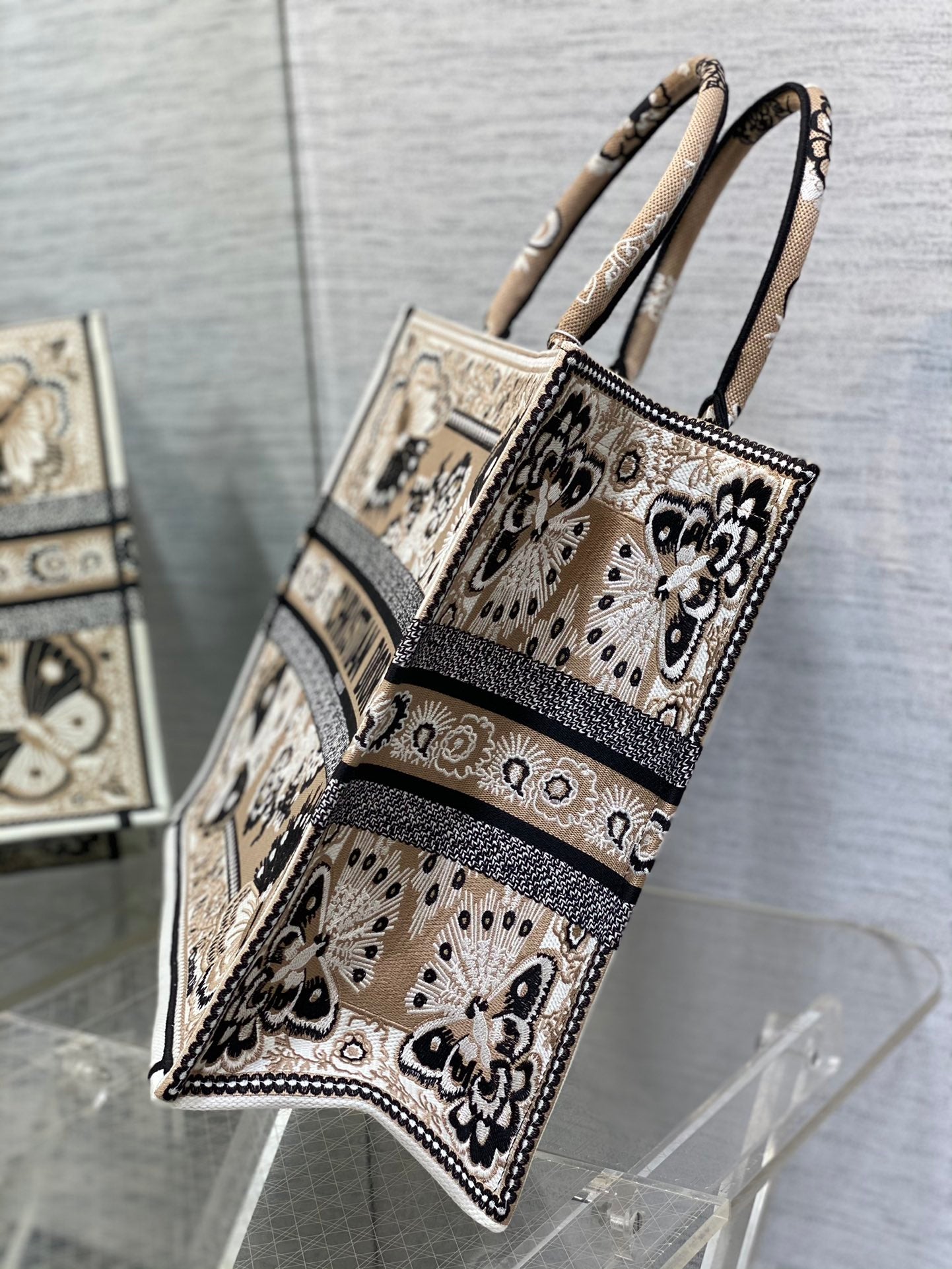 Elite Carryalls