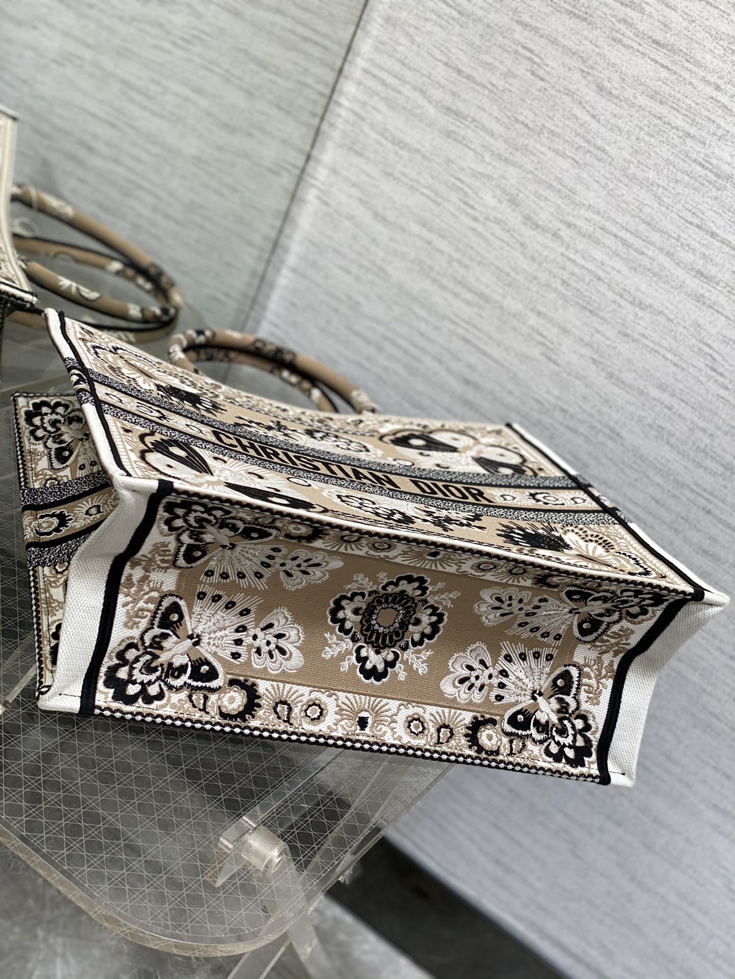 Elite Carryalls