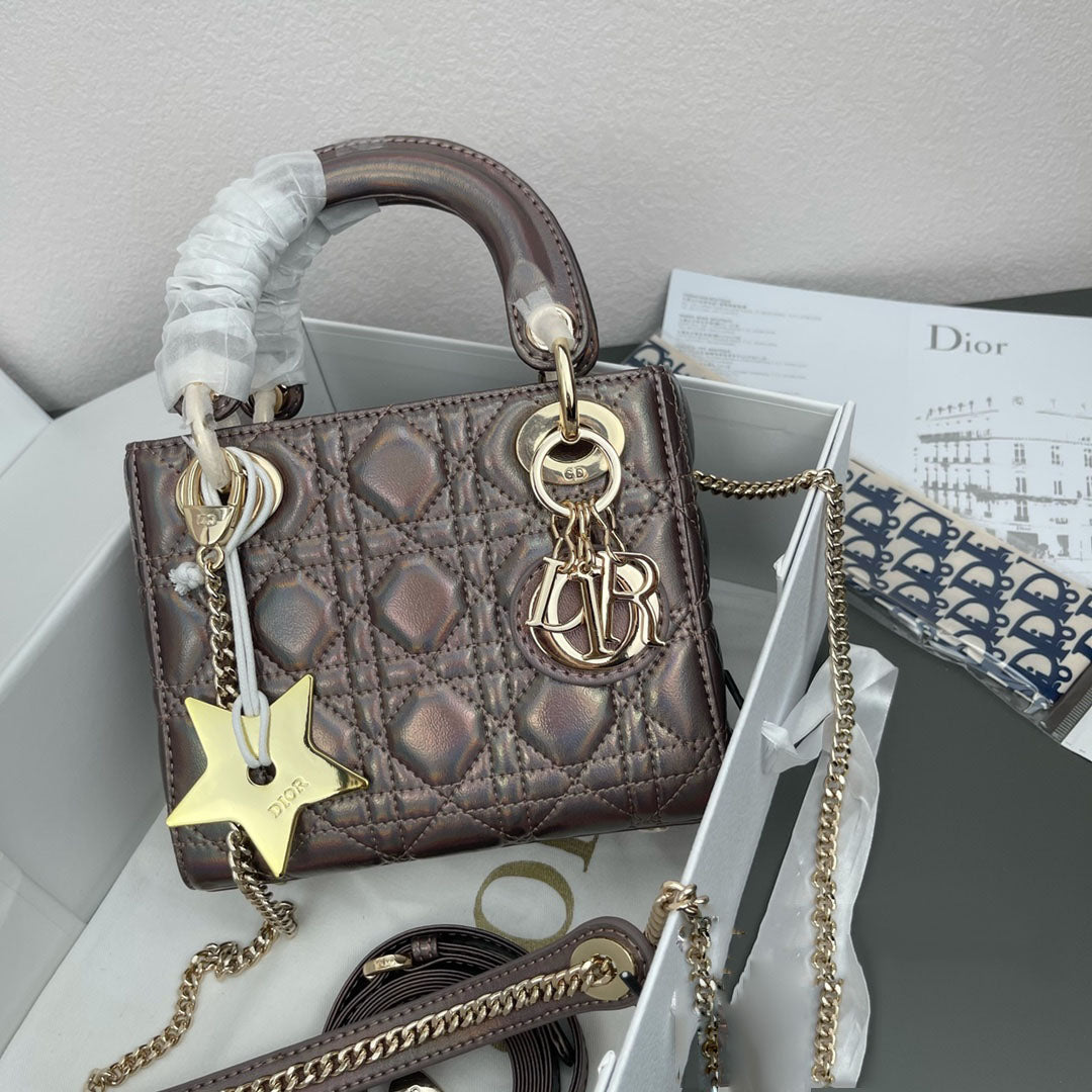 Elite Carryalls