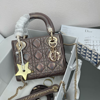 Elite Carryalls