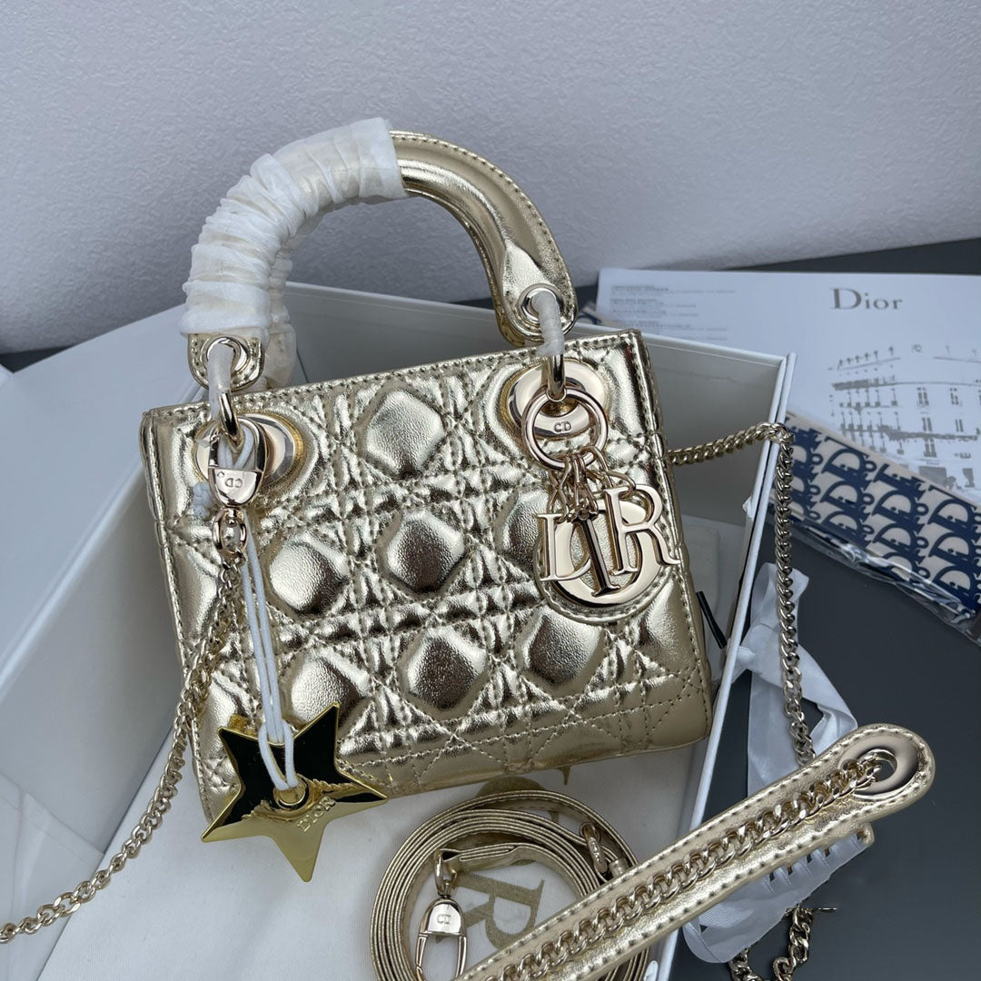 Elite Carryalls