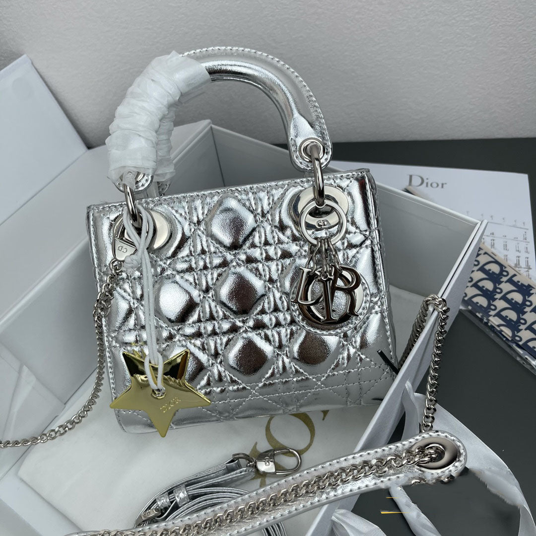 Elite Carryalls