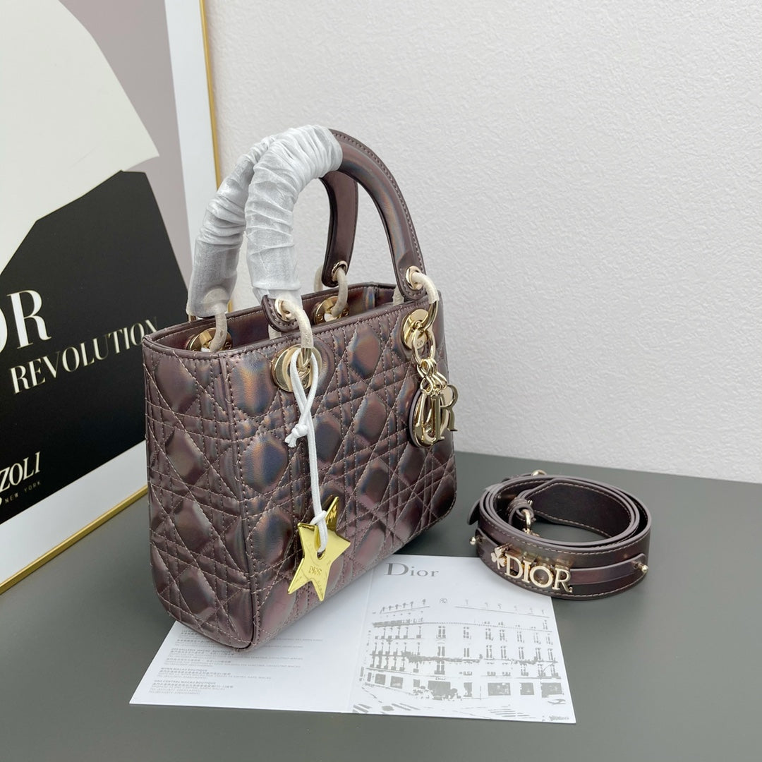 Elite Carryalls