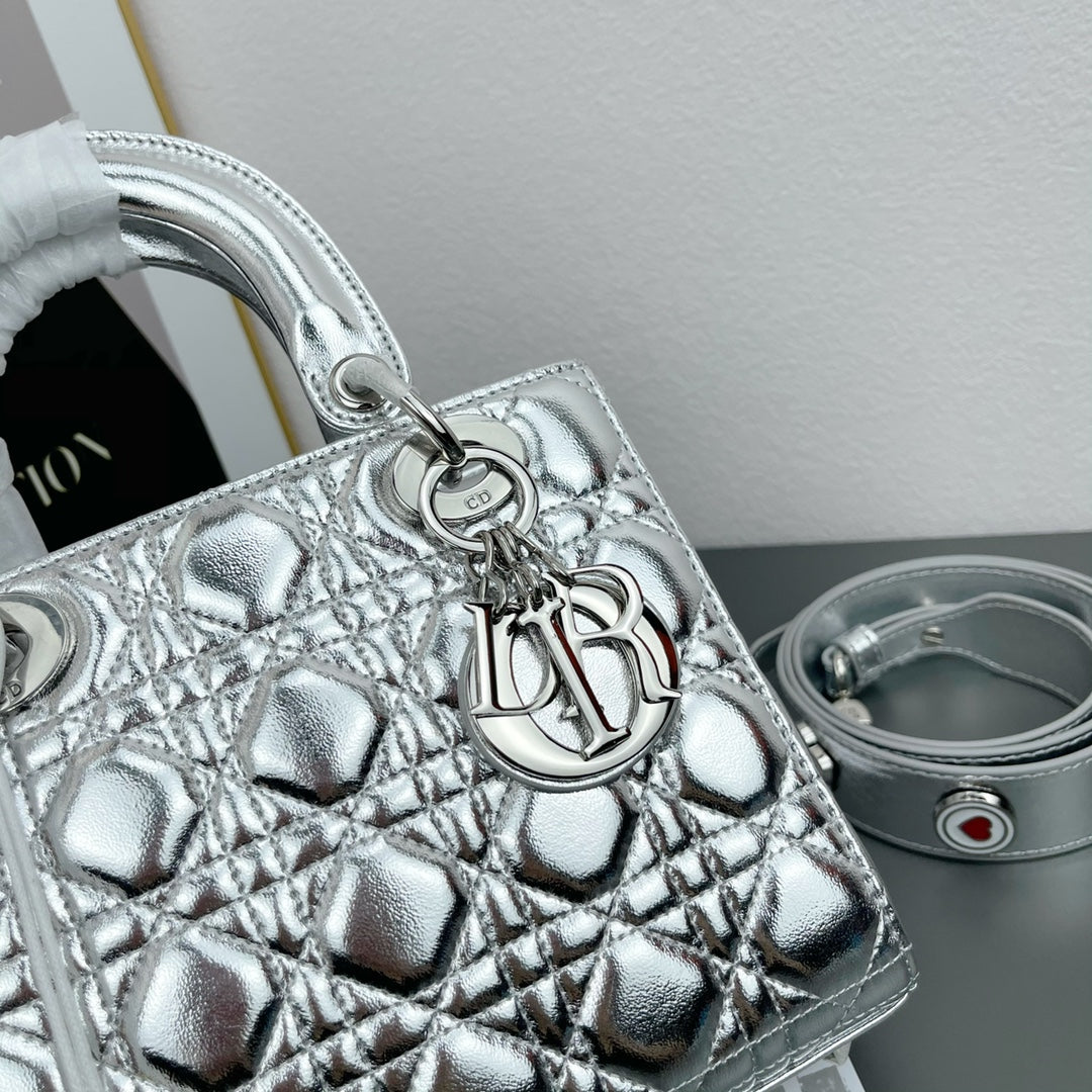 Elite Carryalls
