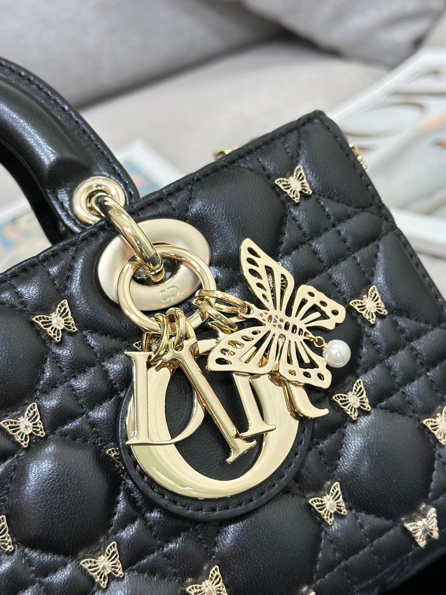 Elite Carryalls
