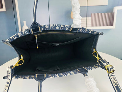Elite Carryalls
