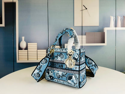Elite Carryalls