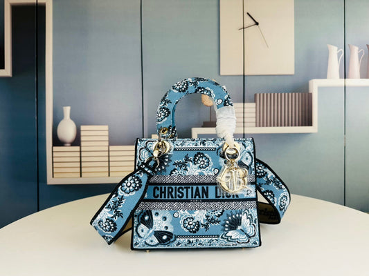 Elite Carryalls