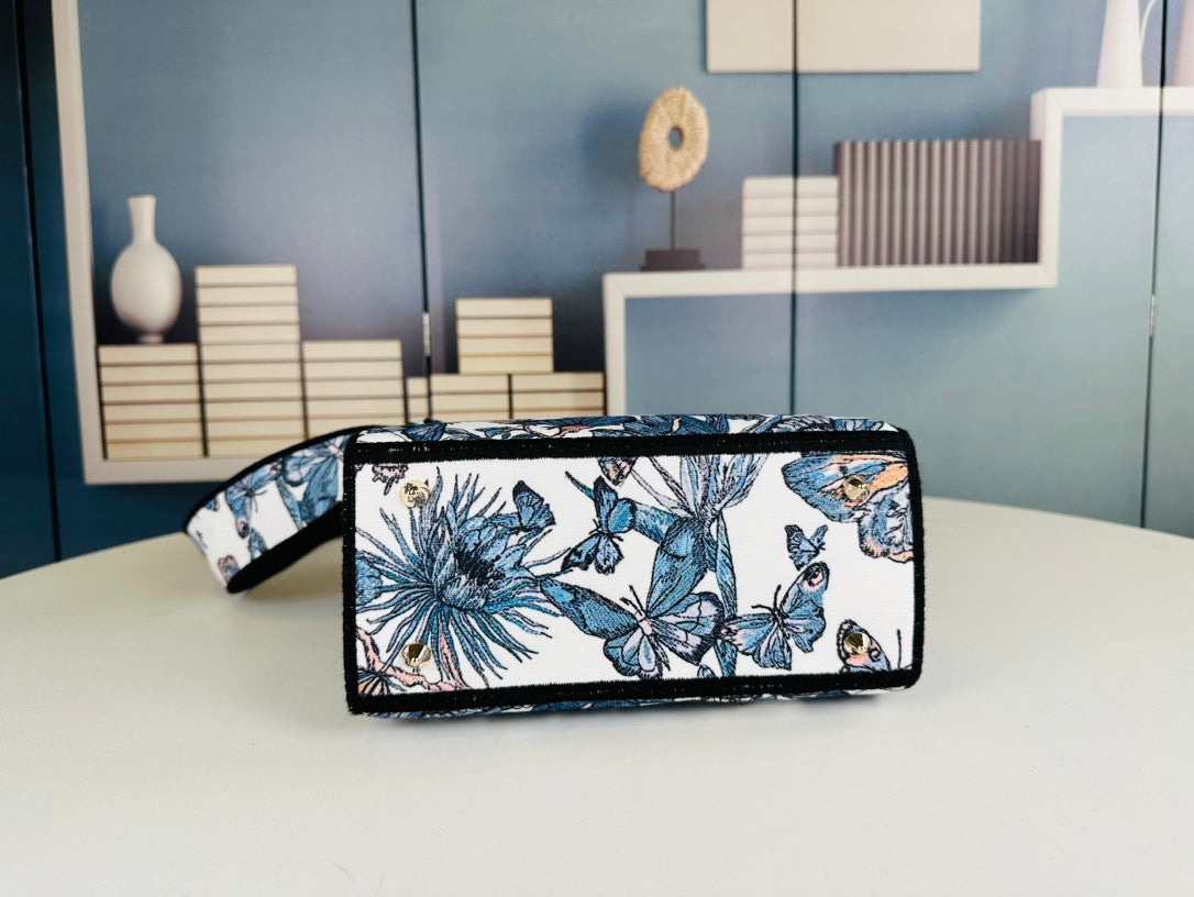 Elite Carryalls