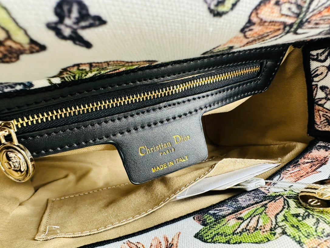 Elite Carryalls